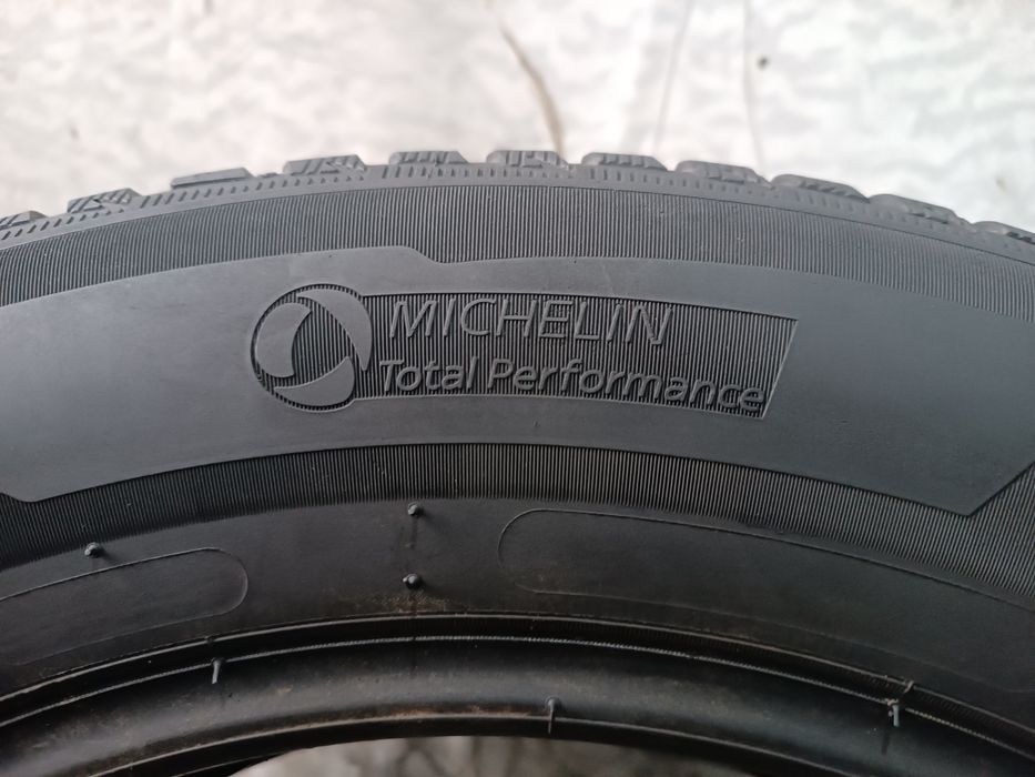 205/60/16 Michelin