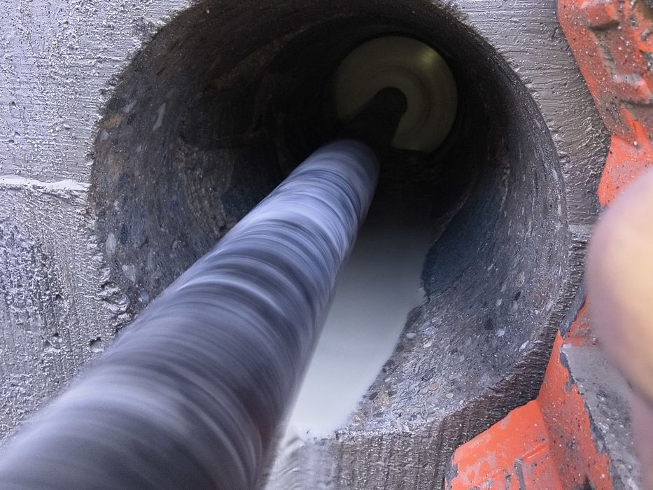 Execut carotări în beton armat rapid și fără vibrații.