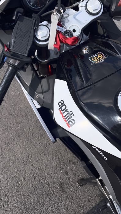 Aprilia rs4 125.