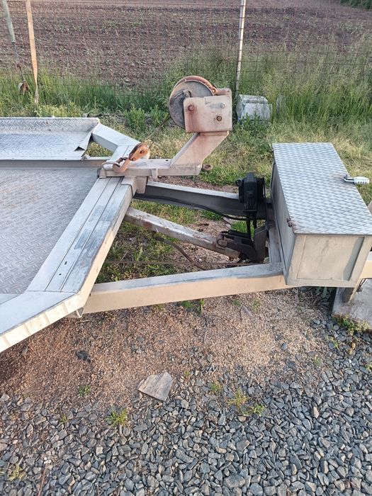 Trailer auto basculabil.