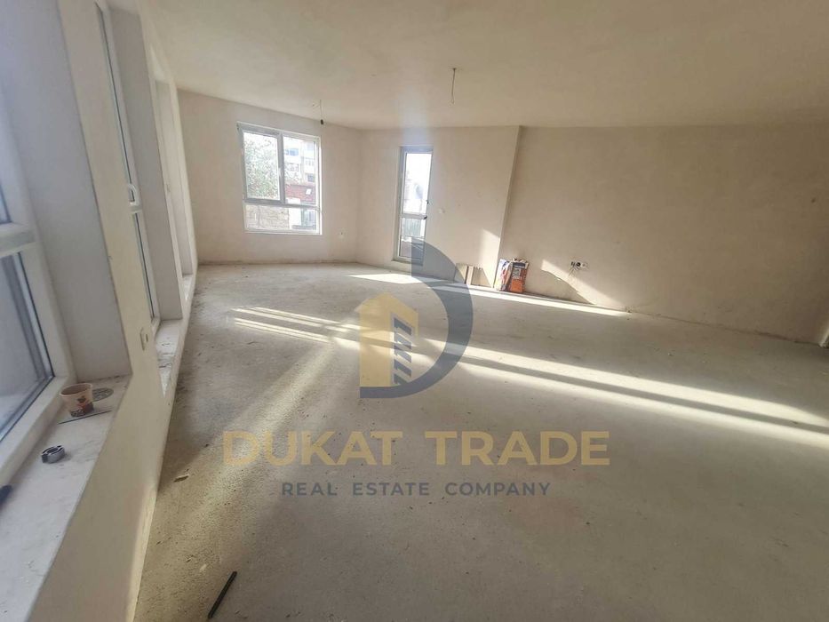 Продава се Тристаен апартамент в Варна, Колхозен пазар - 100 кв.м за 1493 €/кв.м - Снимка #1