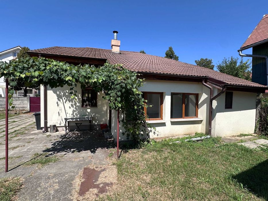 Inchiriez casa 2 camere singur in curte - teren 900 mp - Sibiu - str. Nicolae Iorga