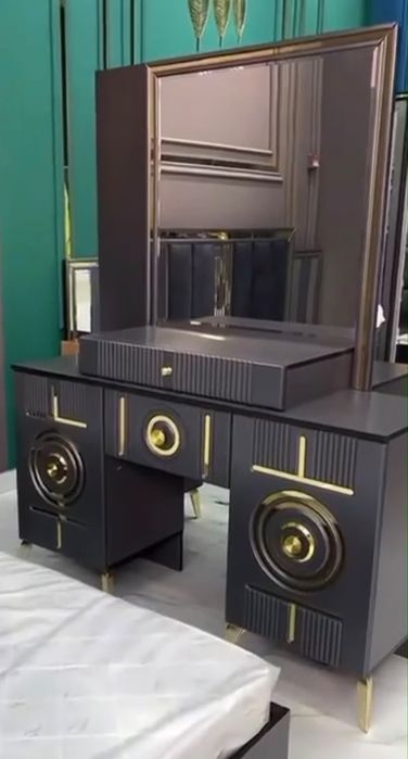 Продам спальный гарнитур