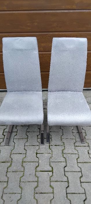 Два броя кухненска  столове