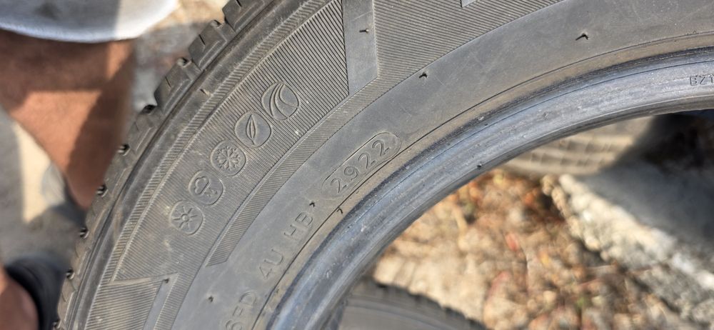 Гуми 2бр 165/70/14 - 1бр- 39 евро