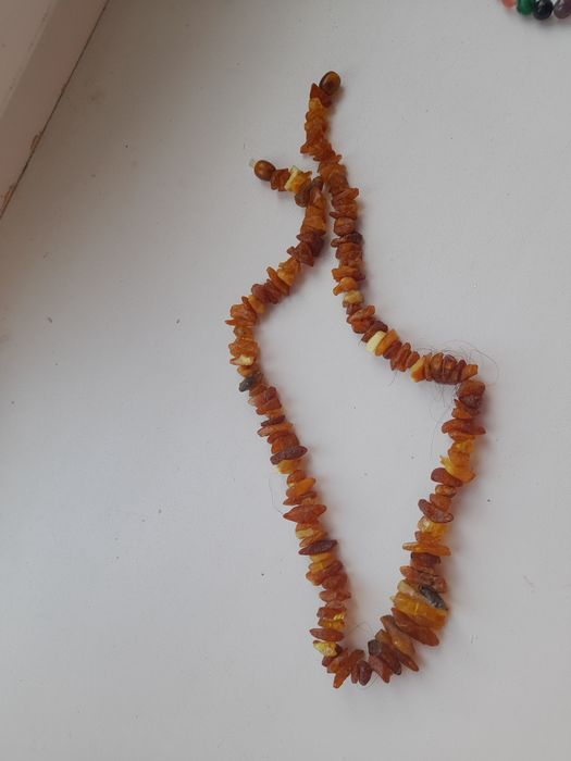 Продаю бусы разные