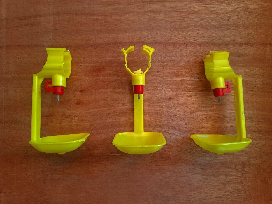 Parrandalar uchun avtomatik suv ichgich (nipelli)