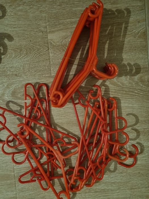 Вешалки для магазина