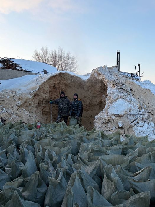 опилки в мешках