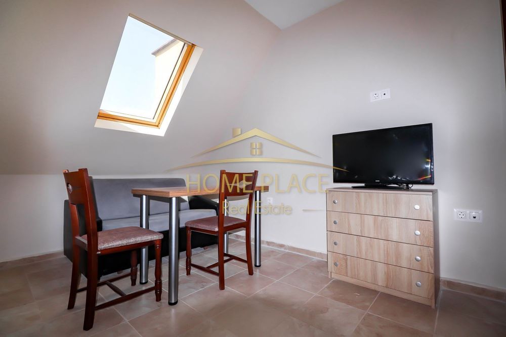 Дава се под наем Двустаен апартамент в Варна, Погреби - 50 кв.м за 359.04 € - Снимка #2