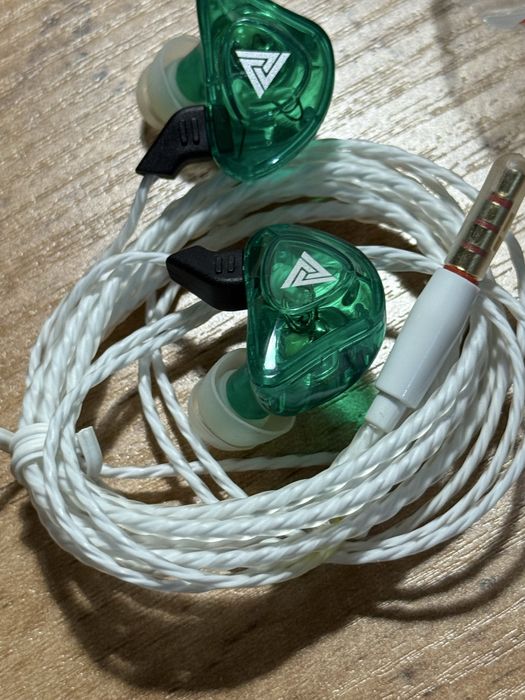 Наушники,проводные AUX