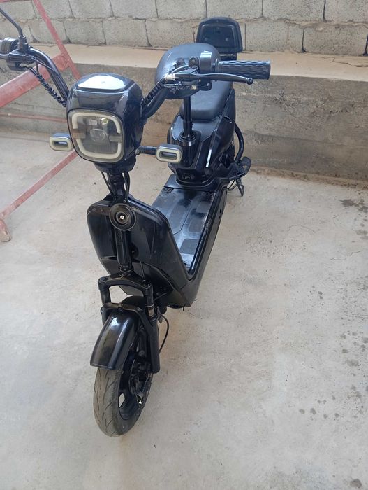Skuter narmalni yuradi akumlator yaxshi narx 1mln500