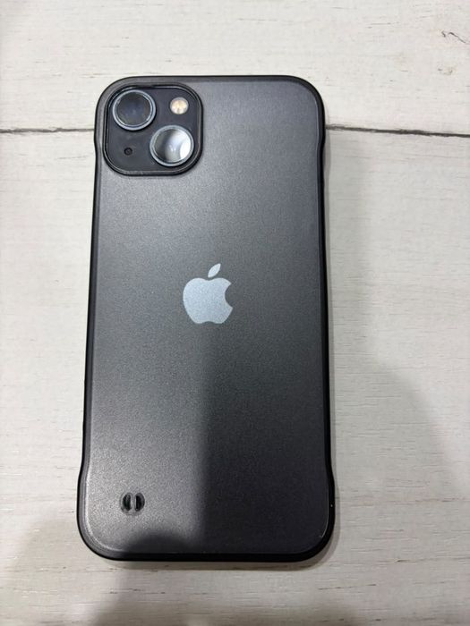 iPhone 13 в хорошем состоянии