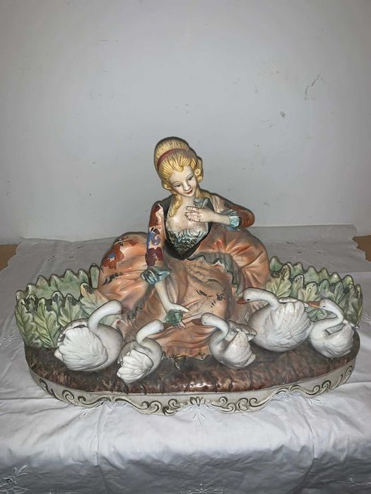 Bibelouri portelan statuie capodimonte