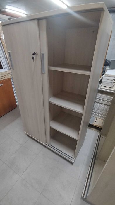 Oфис шкаф -двукрил гардероб  плъзгащи се врати и заключване -90/150/46