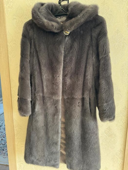 Продам норковую шубу