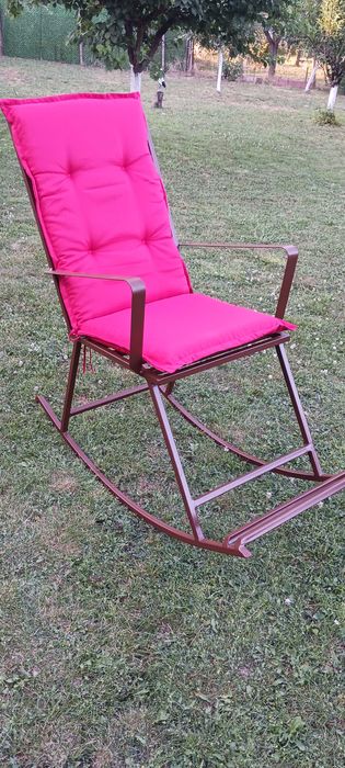 Люлеещ метален стол- нов