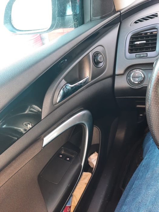 Opel Insigna Sports Tourer 2011