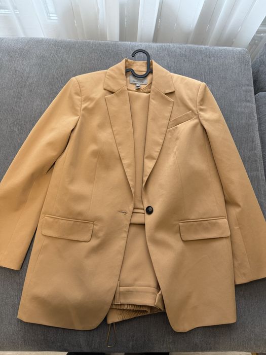 Костюм от две части River Island - сако и панталон- чисто нови