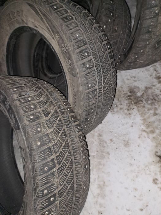 Продаётся шины комплект