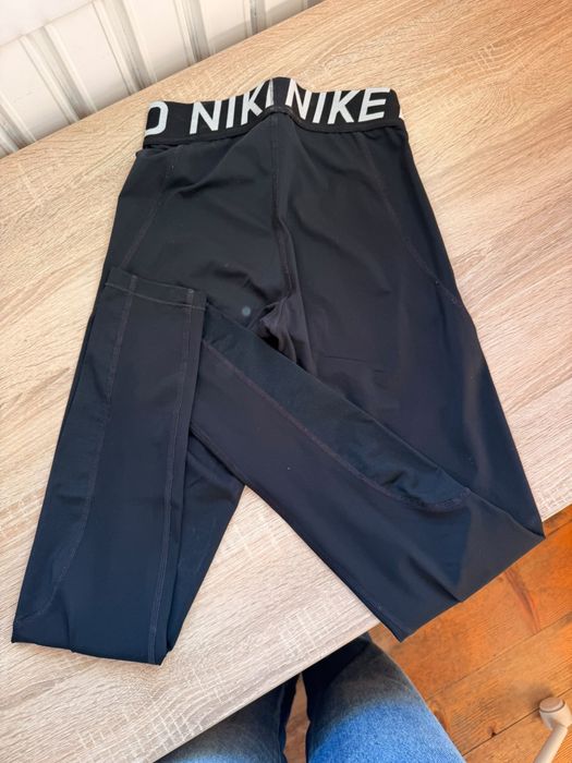 Colanti Nike ff buni pentru miscare