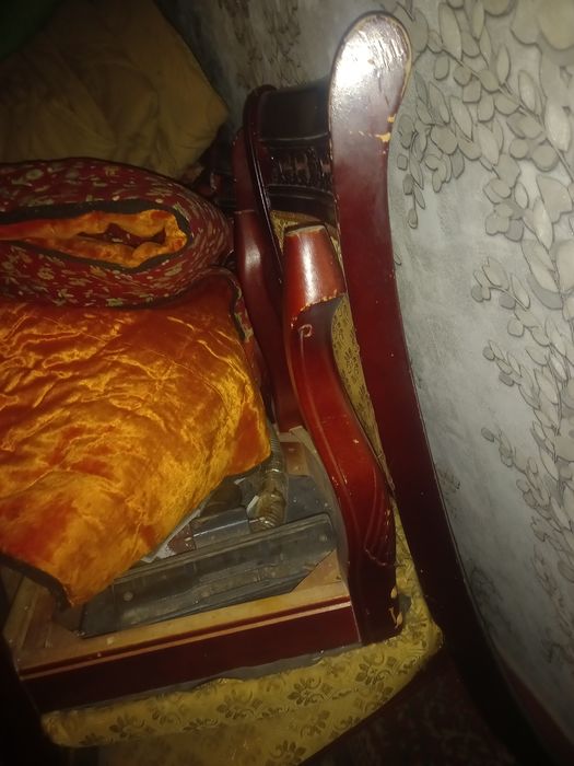 Стуллар сотилади