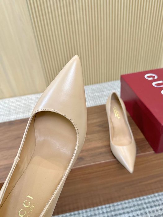 Gucci Leather Pumps – Nude Beige