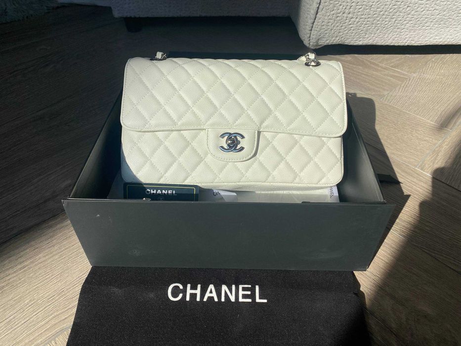 Geantă Chanel din Piele Albă, Poseta Chanel din Piele Granulată