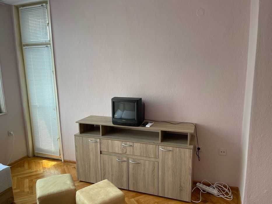 Дава се под наем Едностаен апартамент в Стара Загора, Център - 42 кв.м за 183.6 € - Снимка #1