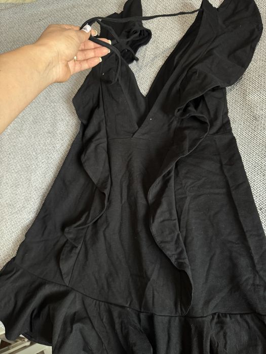 Платье черное H&M коктельное