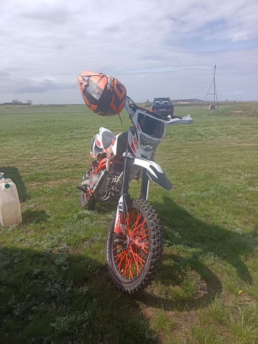 Продам питбайк тт140