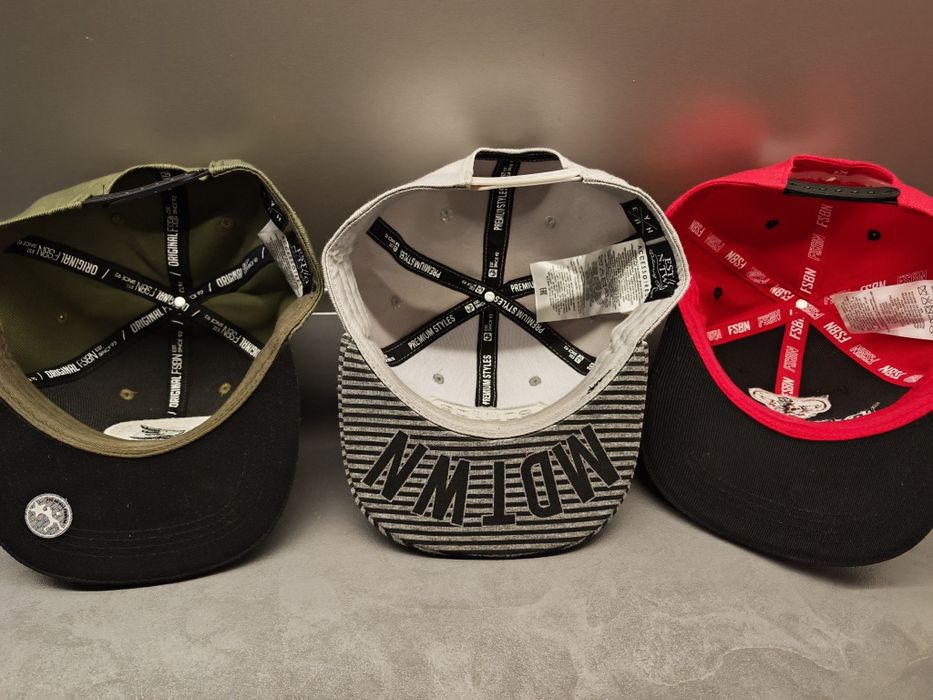 Шапки с козирка snapback
