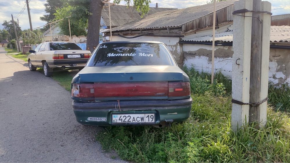 Срочно мазда 323