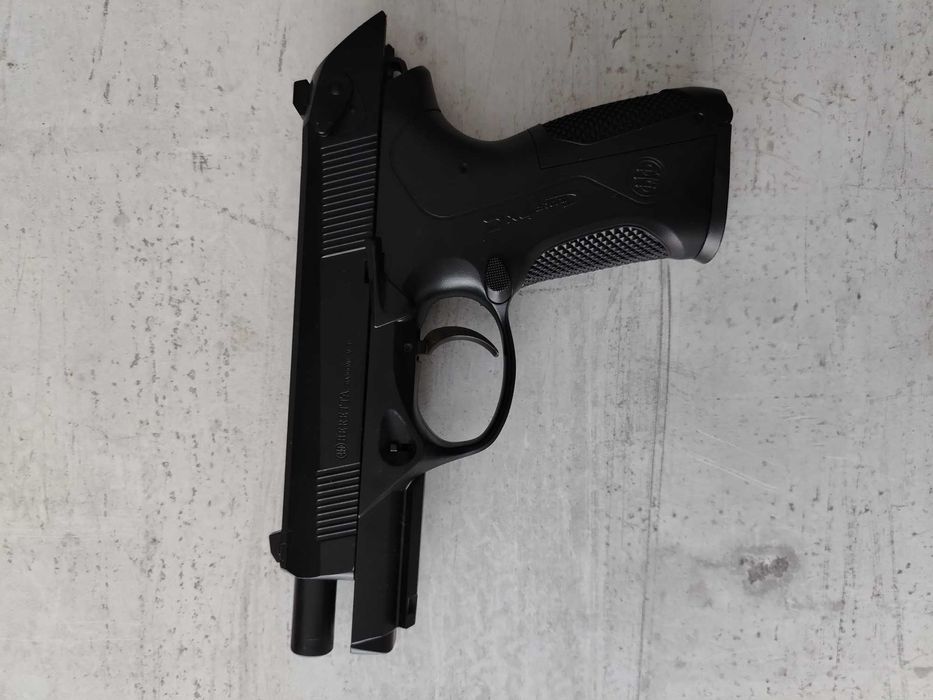 Pistol Airsoft cu bile