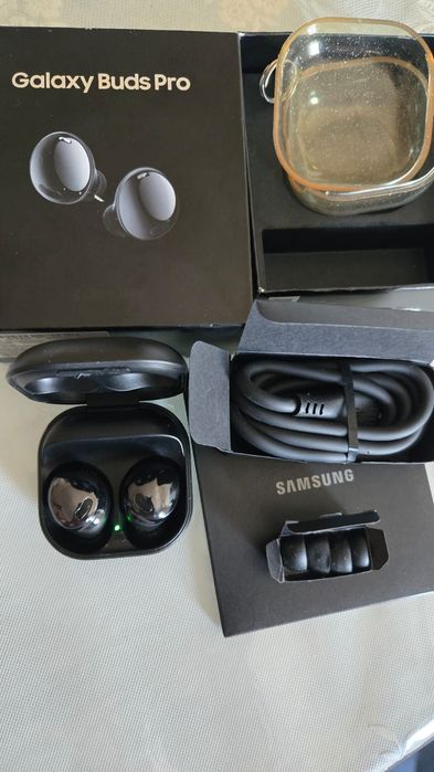 Продам наушники Galaxy Bads Pro