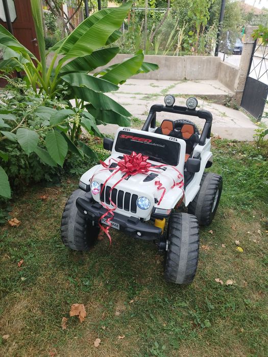 Джип на ток в добро състояние.