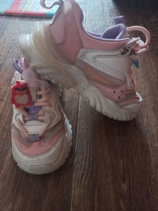 Кроссовки для девочек