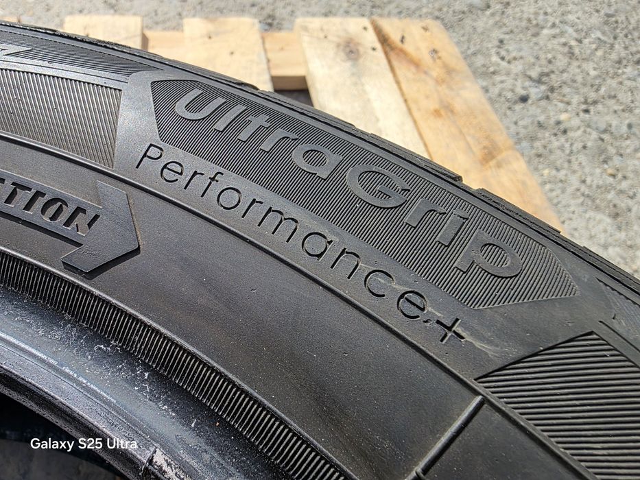2бр. зимни гуми 235/55/17 GoodYear