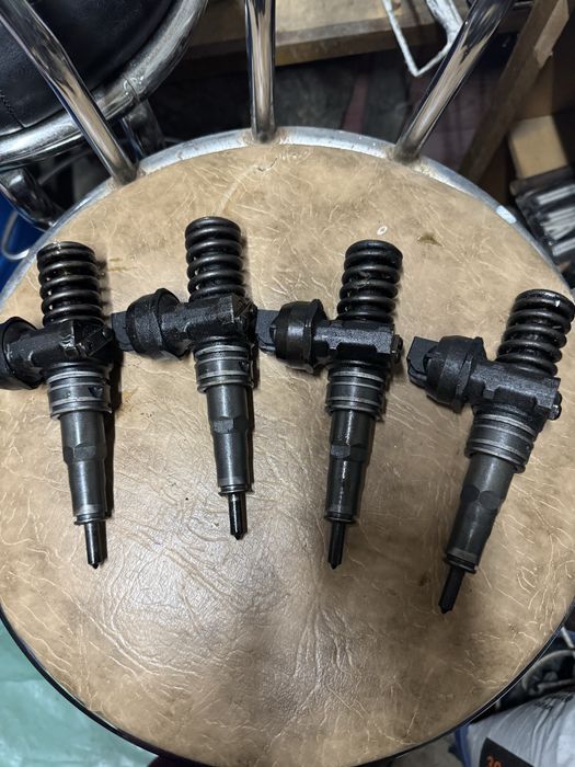 Vand injectoare in stare buna vw passat