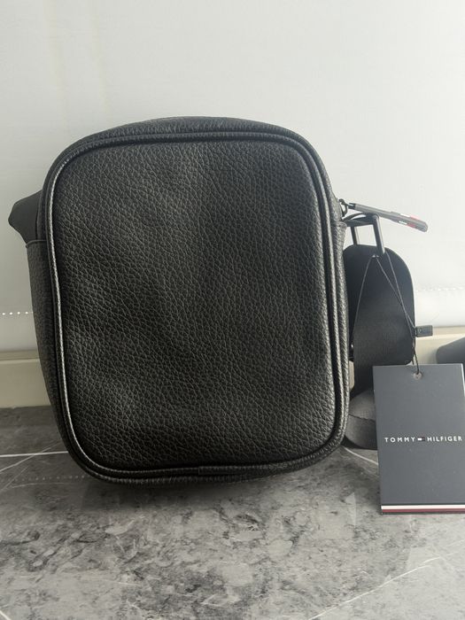 Барсетка (Tommy Hilfiger)