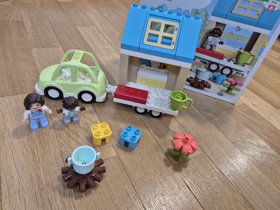 Lego Duplo 10986 casa de familie pe roti