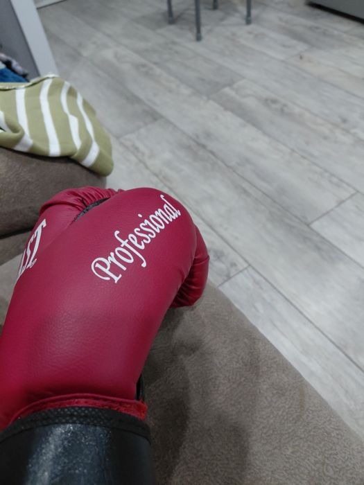 ПРОДАМ черчатки бля бокса