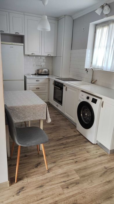 Dau in chirie apartament cu 2 camere frumos si luminos, ultracentral Oradea, str. Magheru, langa Facultatea de Drept