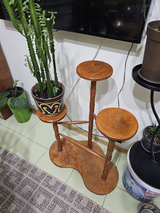 Продам подставку для цветов