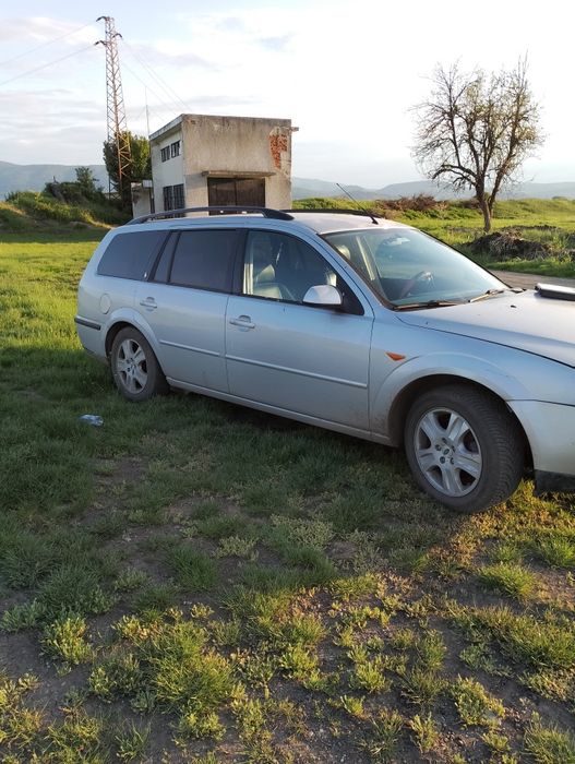 Продавам Форд Мондео