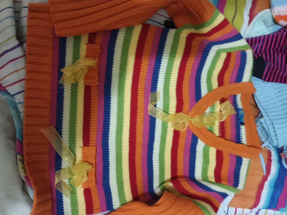 Продам кофточки на девочку