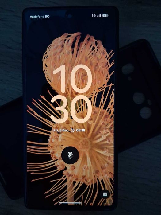 Google Pixel 6  128GB  Stormy Black OLED 90hz