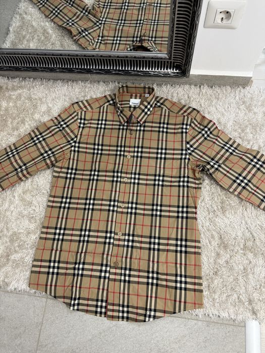 Camasa Burberry colectie noua 2025