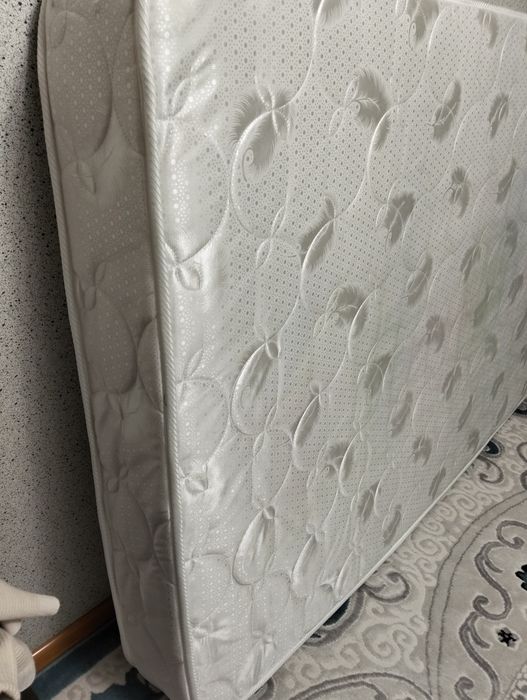 Срочно продам ортопедический матрас 125/200