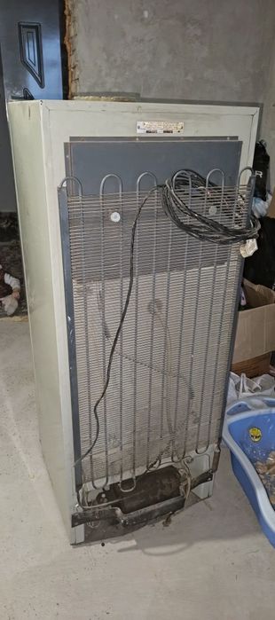 Eski rossiyski holodilnik sotiladi